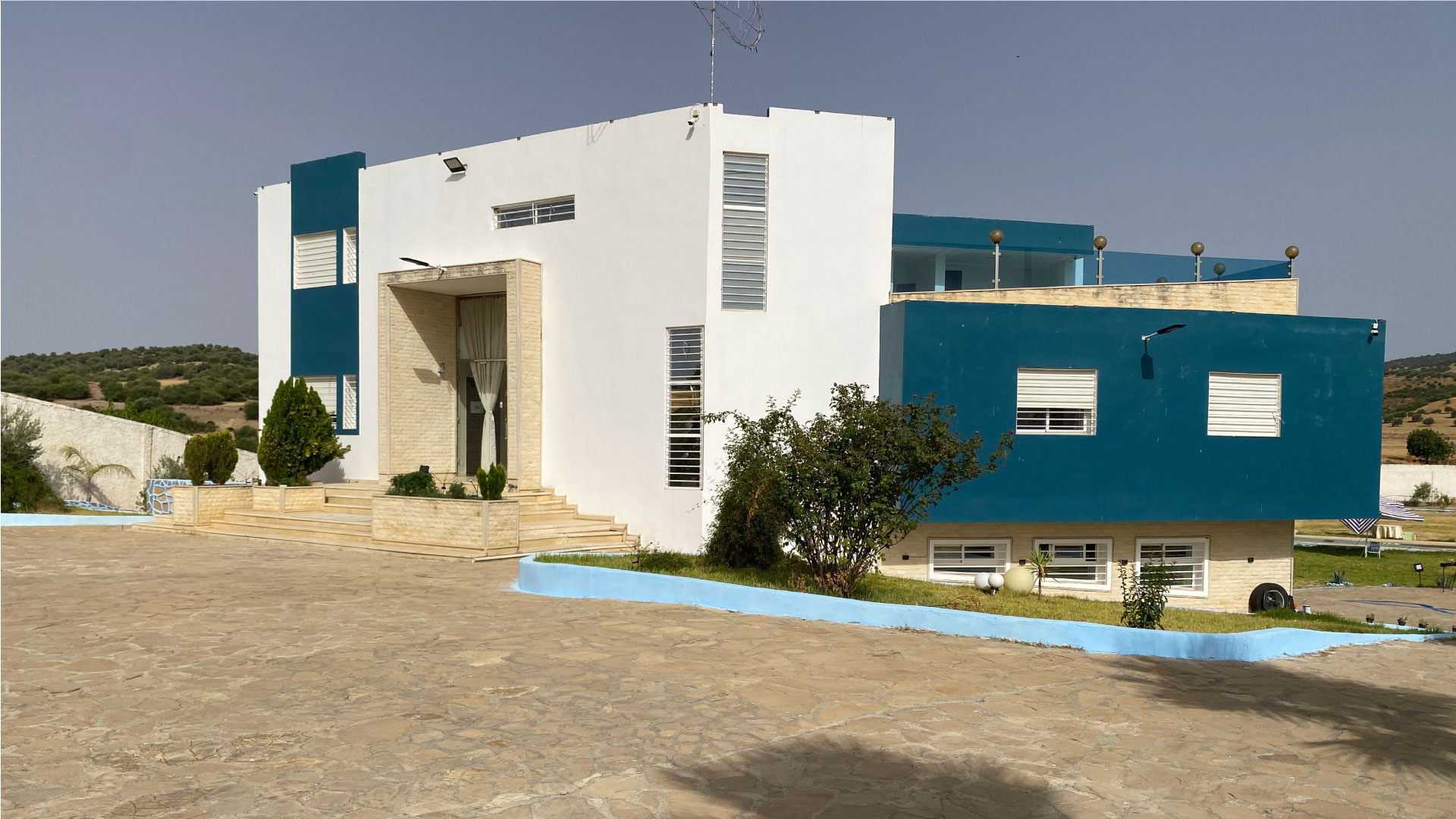 Guitar Palace 1